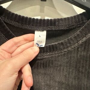 Black Ribbed Velvet Active Crop